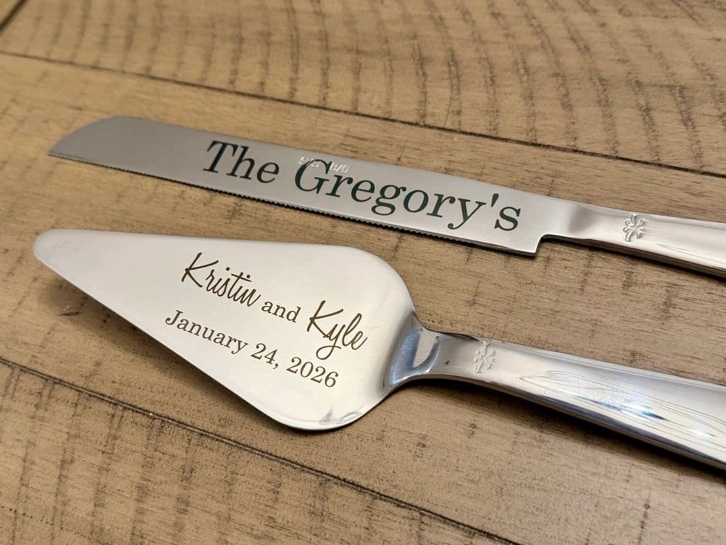 Personalized wedding cake serving utensils